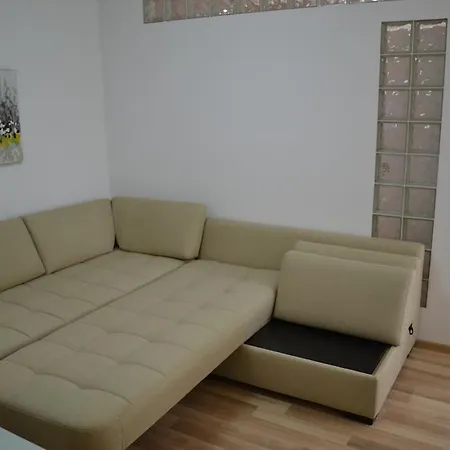 公寓 Peevi Elit 1 *